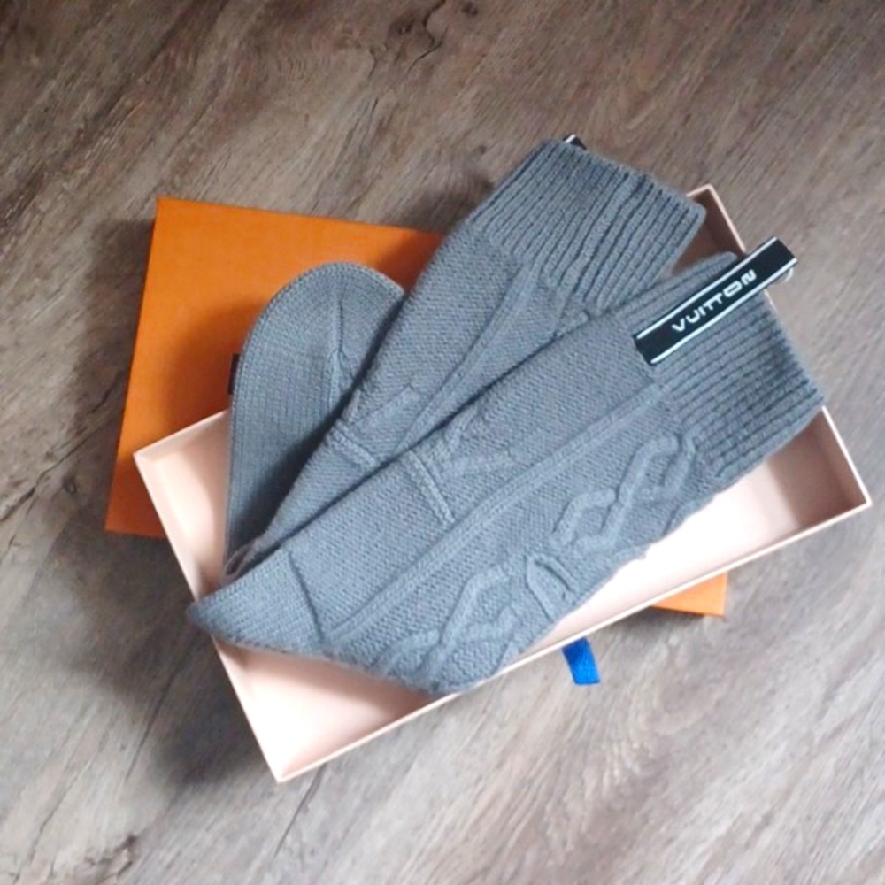 Authentic NWOT Louis Vuitton Wool Cable Socks - Picture 8 of 10